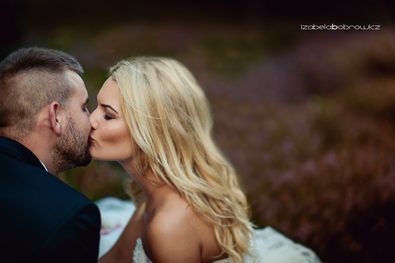 fotograf okazjonalny koszalin fotograf ślubny koszalin sesja plener ślubny koszalin plener zachodniopomorskie para młoda w lesie
