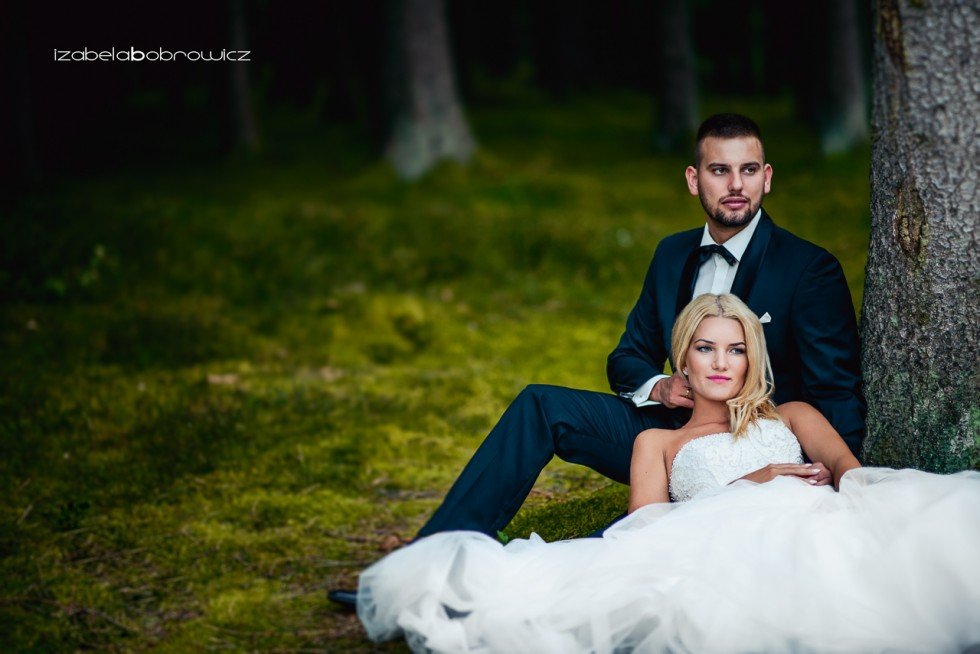 fotograf okazjonalny koszalin fotograf ślubny koszalin sesja plener ślubny koszalin plener zachodniopomorskie para młoda w lesie